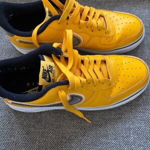 Nike Youth Air Force 1 Leather Shoes